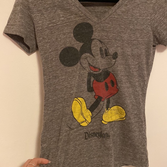 Classic Mickey V Cut T-shirt - Picture 2 of 4
